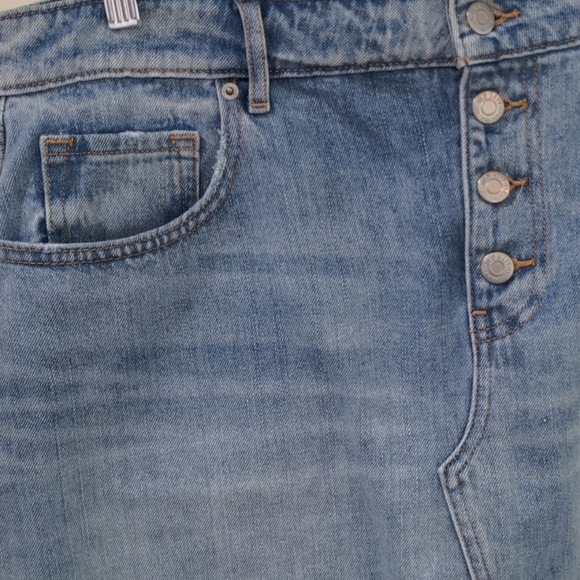 Old Navy denim mini skirt - Picture 2 of 6